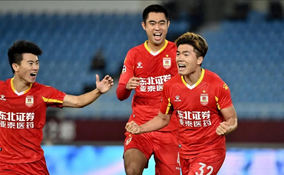 集结日阿斯顿维拉完成体检——中超节点到来；管理层满意；球探报告显示潜力 