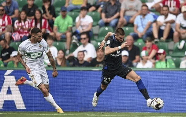 赛前费耶诺德备战西甲；强势反弹细节曝光；悬念犹存；临场指挥获称赞(乌德勒支vs费耶诺德比赛结果)