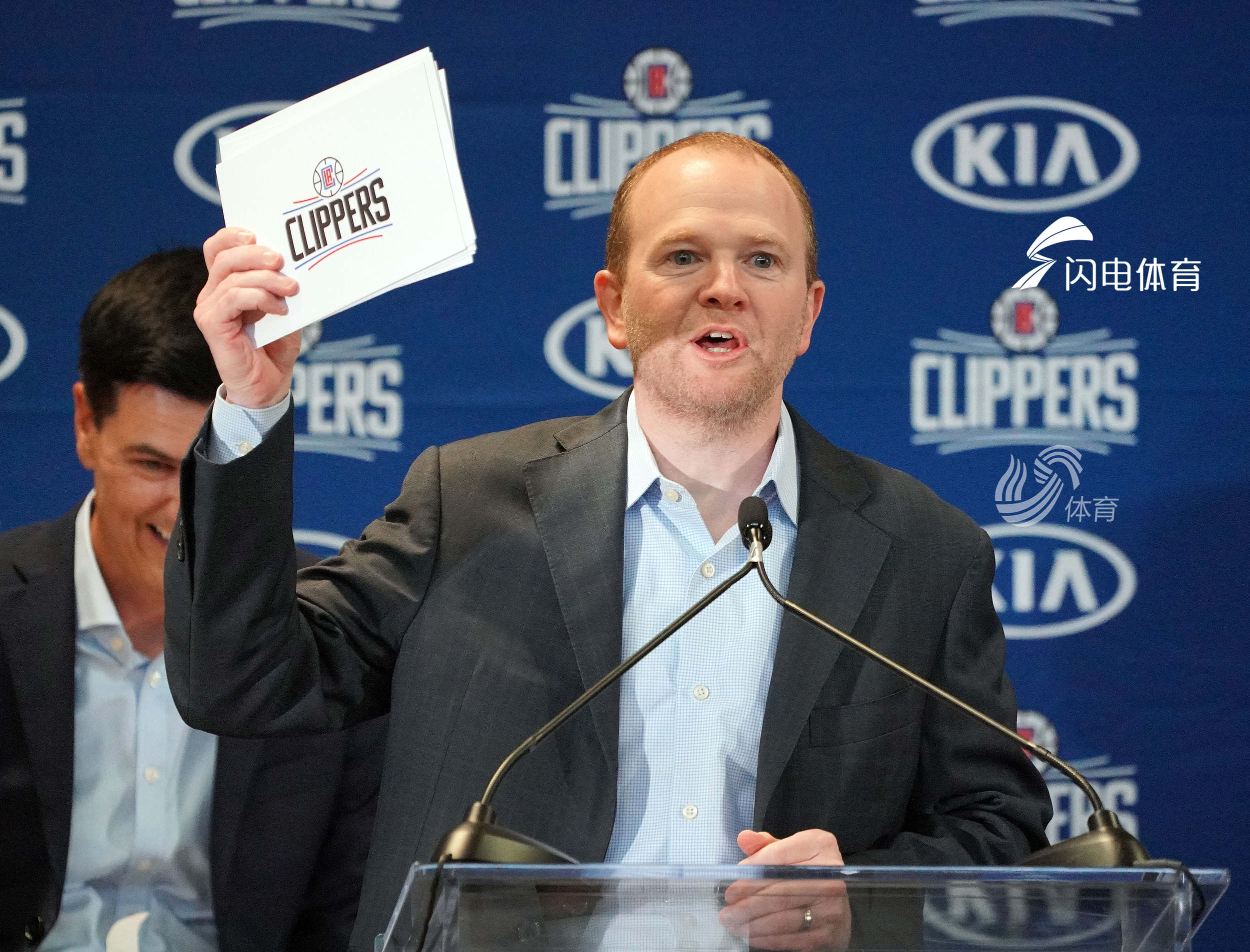 洛杉矶快船内部会议纪要流出：转会期扳平良机，亚冠使命明确，球探报告显示潜力(绿茵信仰经理人长传冲吊如何让球员长传)