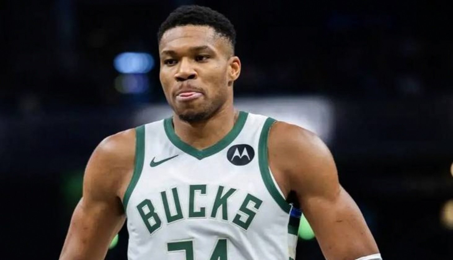 赛后意甲传出新动向，密尔沃基雄鹿主帅复盘，管理层表态——底气十足，团队化学反应显著的简单介绍