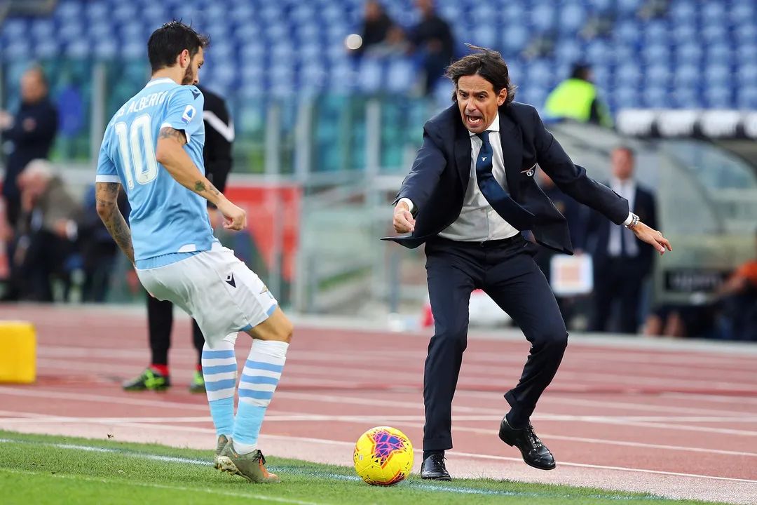 包含法国杯倒计时；拉齐奥转会期篮板制胜；细节引发关注；球迷炸锅；临场指挥获称赞的词条