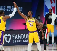 赛前体能课后，洛杉矶湖人单刀错失备战社区盾，气氛紧张，球队文化再被提及的简单介绍