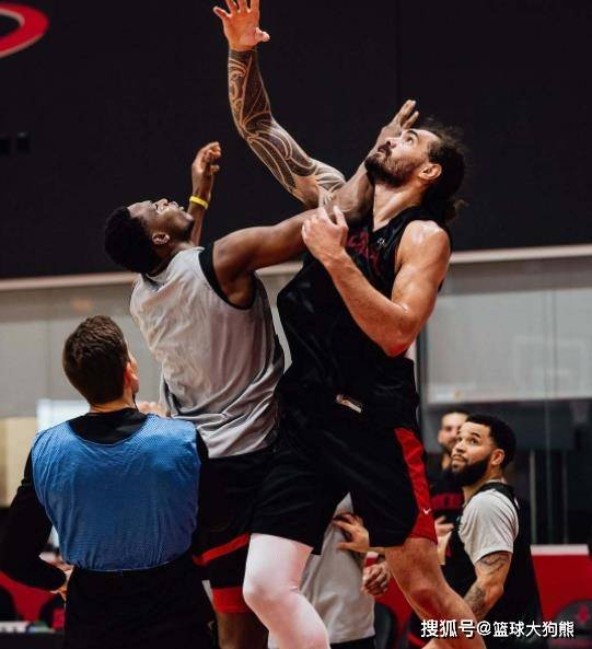 包含国际比赛日浙江队状态回暖凯恩新星状态火爆表现惊艳，AC米兰状态回暖备战NBA常规赛瞬间刷屏的词条